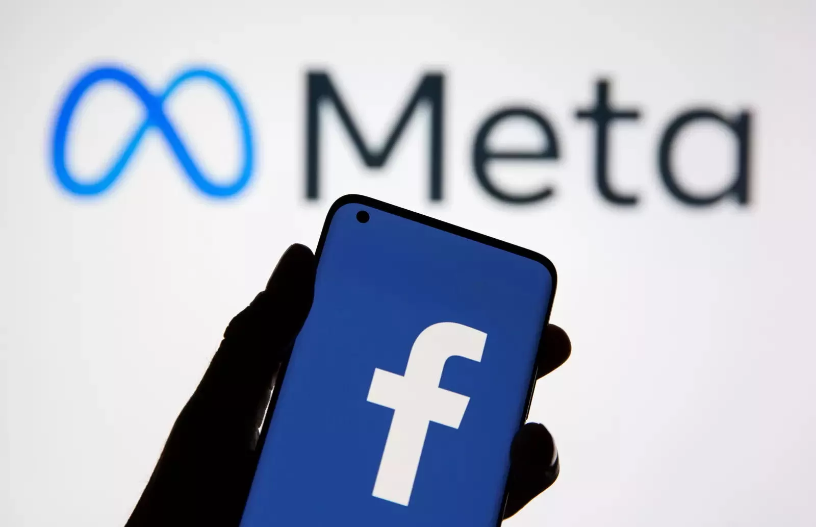 Facebook e Instagram ficam fora do ar nesta terça